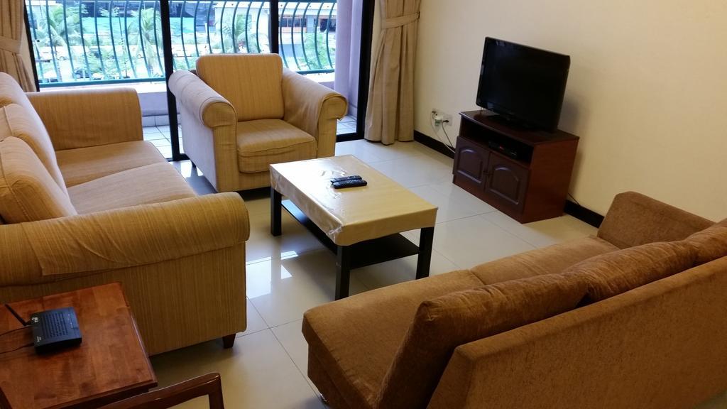 Marina Court Kota Kinabalu- Bigger Group Stay Together- 6 Bedroom Apartments Szoba fotó